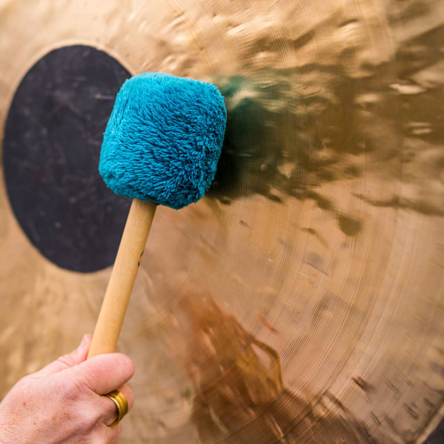 Baño de gong y cuencos tibetanos con meditación guiada: una experiencia inmersiva profundamente relajante