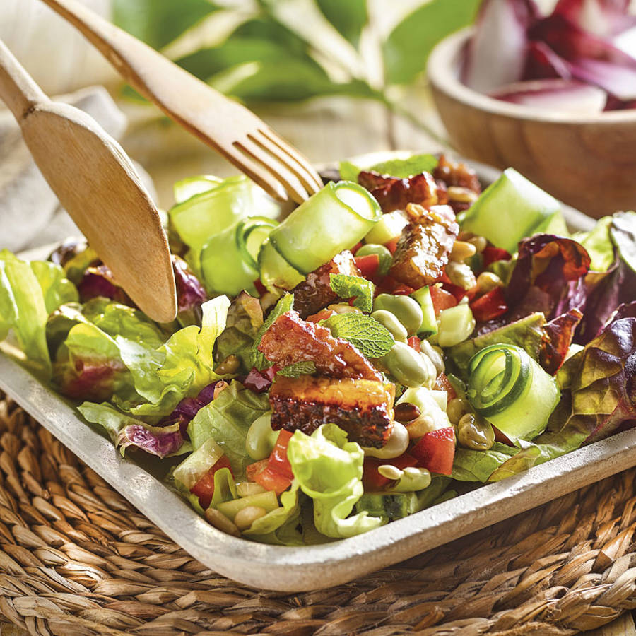 5 ensaladas mediterráneas con toque oriental que querrás para tus cenas de verano: no hinchan y están cargadas de proteínas