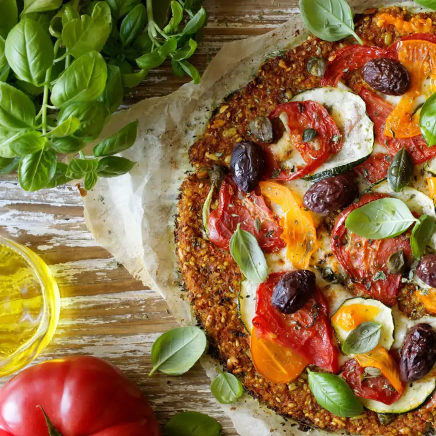 Esta pizza 100% con masa de zanahoria no lleva harinas y está deliciosa: perfecta para una cena saludable