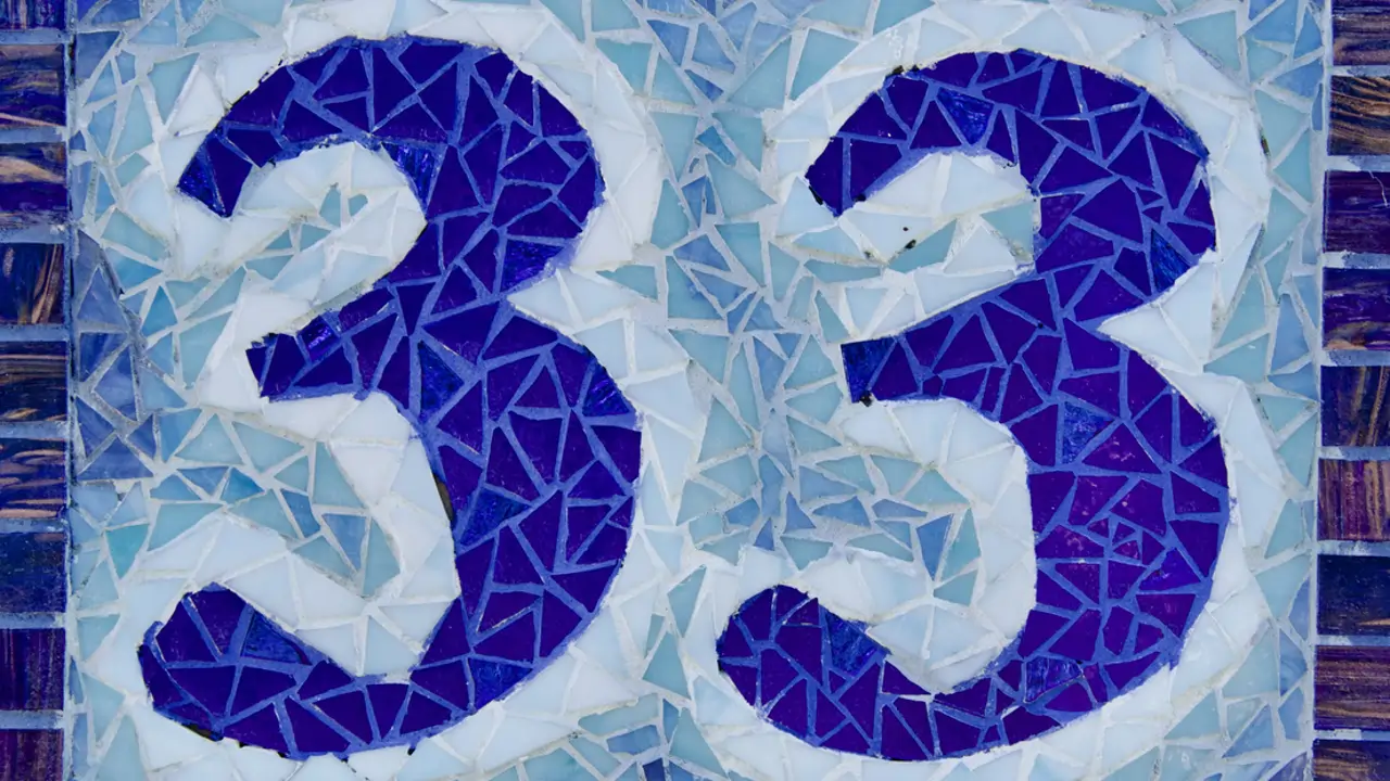 número 33