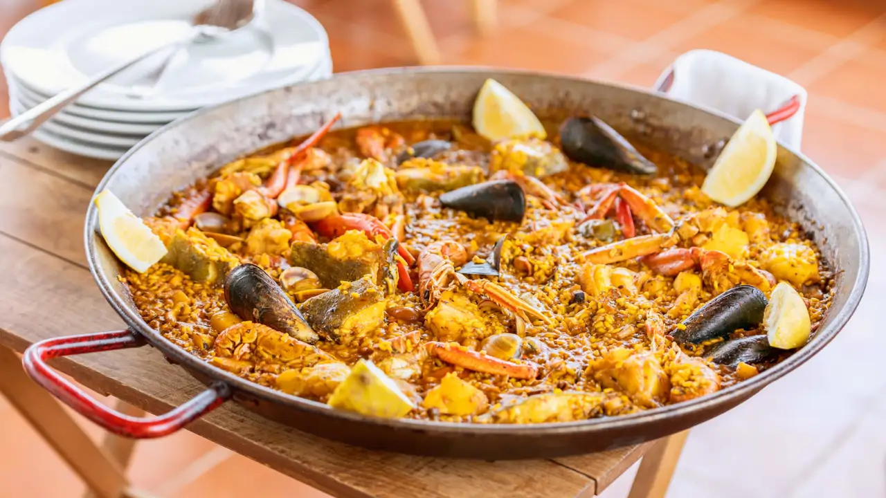 Así calculo la cantidad de arroz que le echo a la paella: el truco que no falla es una antigua costumbre valenciana 
