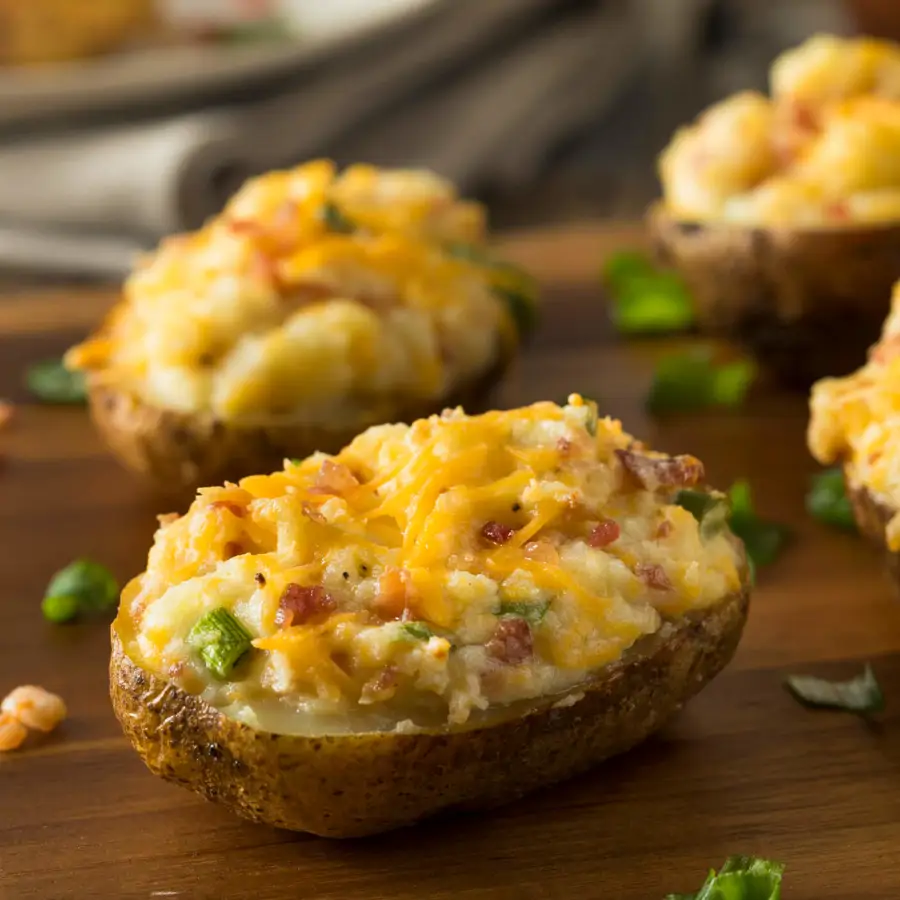 Patatas rellenas de atún gratinadas: pocos minutos de preparación, horno y un resultado espectacular 