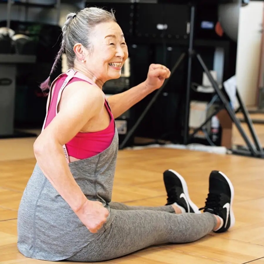Una entrenadora japonesa de 94 años revela los 4 ejercicios que hay que hacer cada día para ganar masa muscular, adelgazar y envejecer con energía